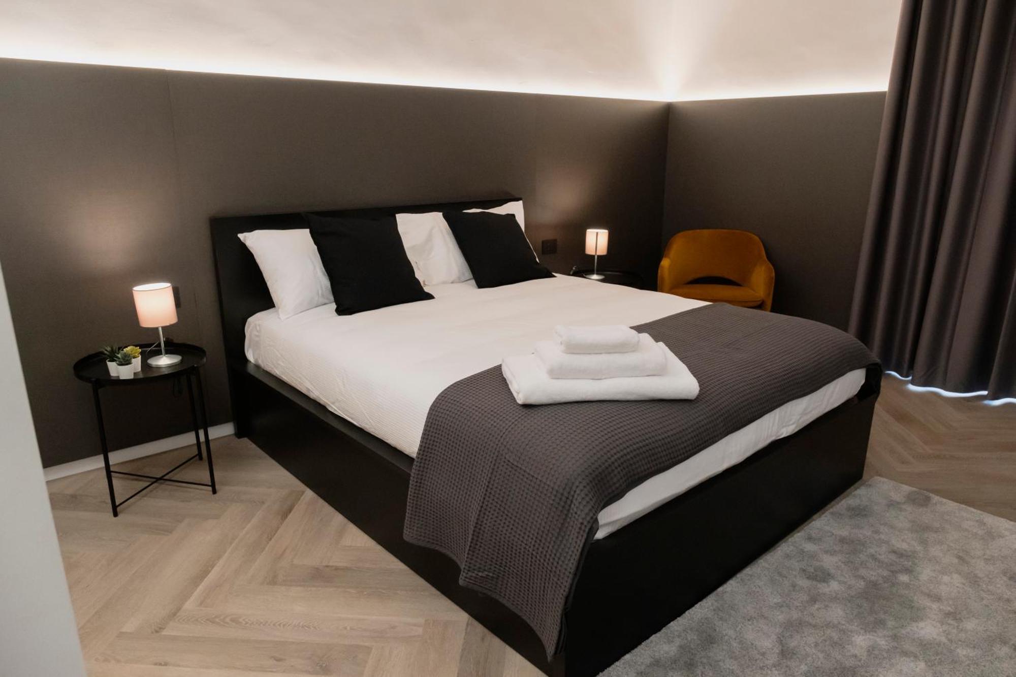 Barneys Design Apartment Taranto Exterior foto